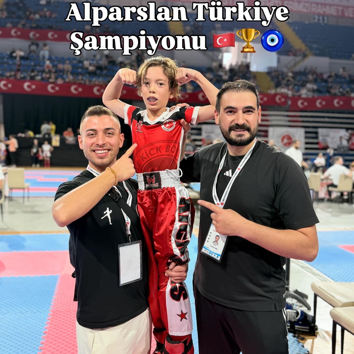 2025 YILI (01-12 TEMMUZ) İZMİR ALPARSLAN MİĞRAÇ GÜRBÜZ   	TÜRKİYE ŞAMPİYONU POİNT FIGHTİNG 1.Sİ