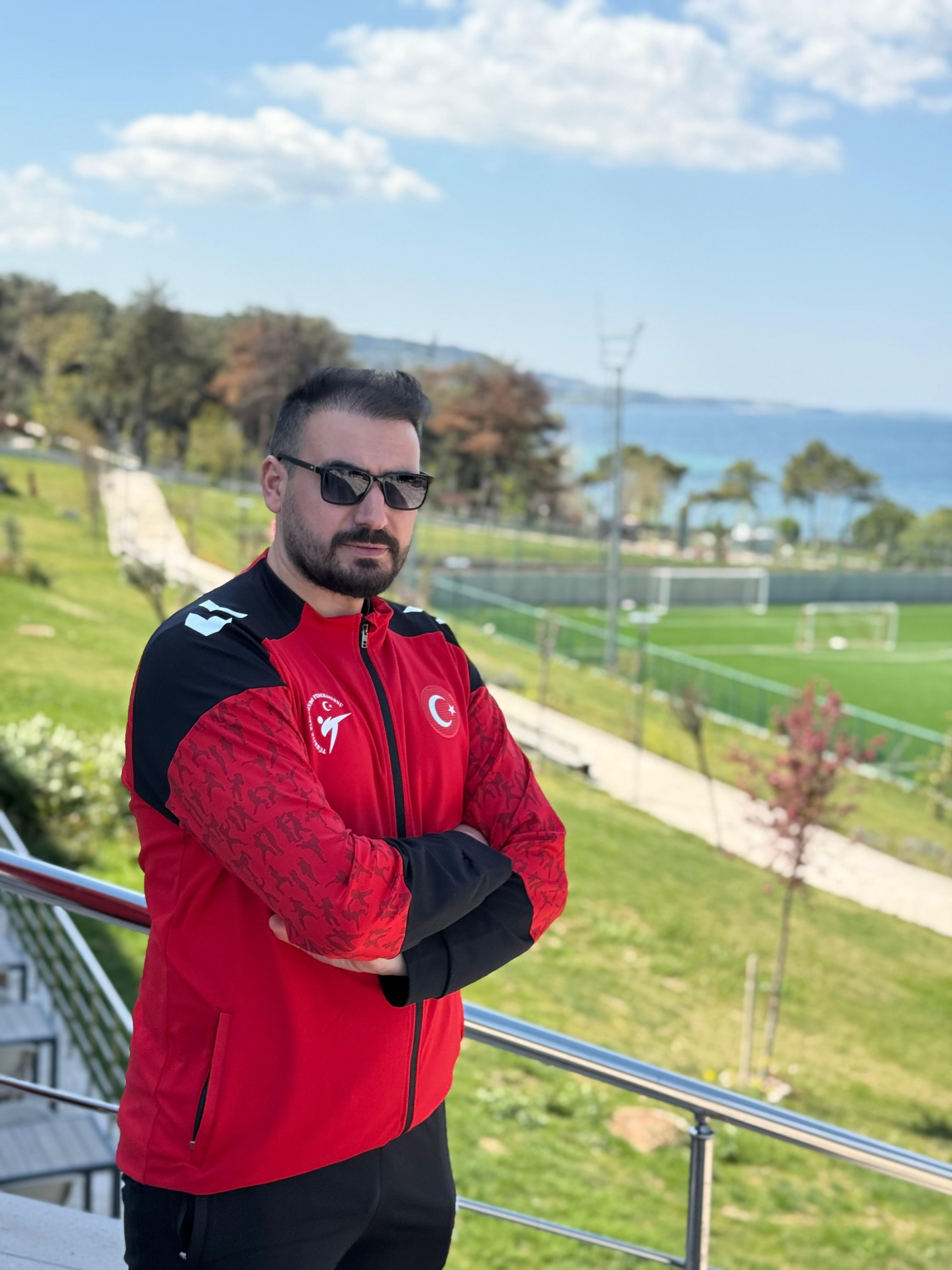 MİLLİ TAKIM ANTRENÖRÜMÜZ EKREM KESGİN  ESTONYA'DA -ŞAMPİYON TÜRKİYE- ESTONYA'DA BAYRAĞIMIZ ZİRVEDE! 